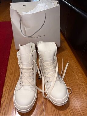 Rick Owens Men's White Lace-Up High-Top Leather Boots